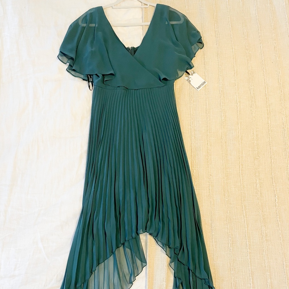 Emerald Asymmetrical V Neck Party Dress